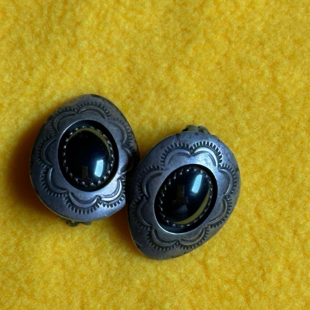 Vintage Navajo AG Arnold & Carleena Goodluck Hematite
Sterling Sunrise
Earrings